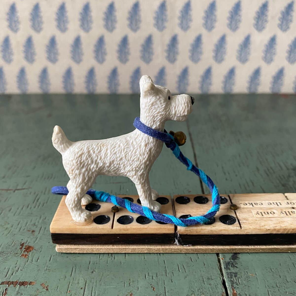 Snowy Dog Vintage Collectible - Image 7
